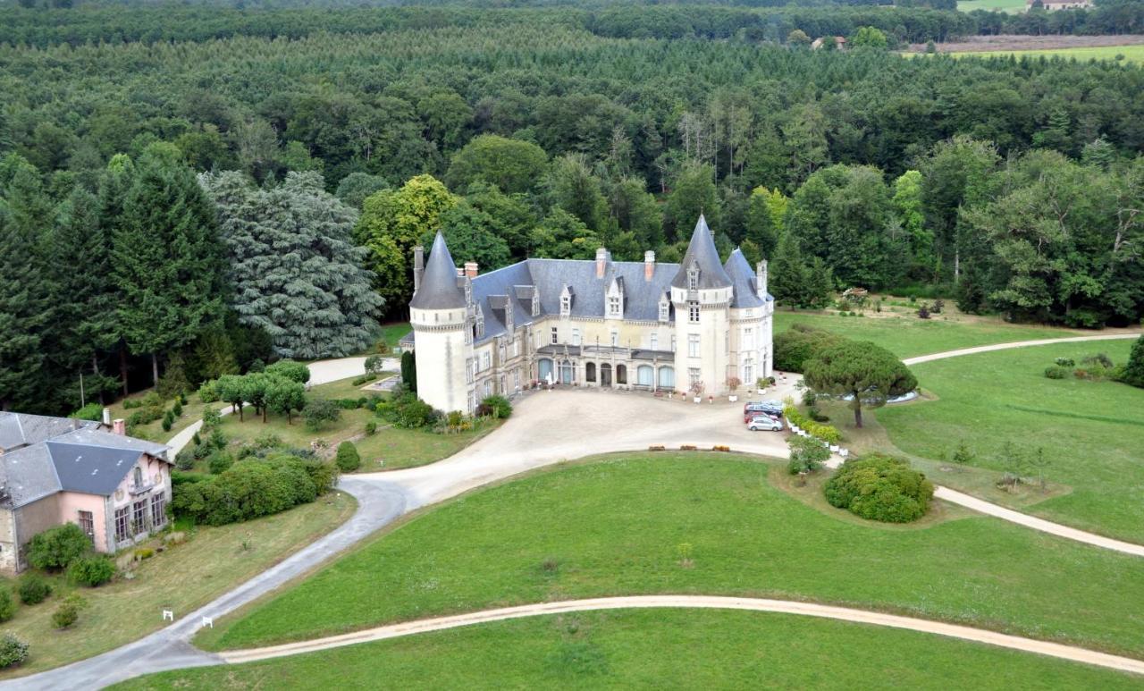 Bed and Breakfast Domaine De Bort Saint-Priest-Taurion Esterno foto