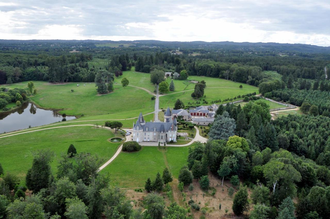 Bed and Breakfast Domaine De Bort Saint-Priest-Taurion Esterno foto